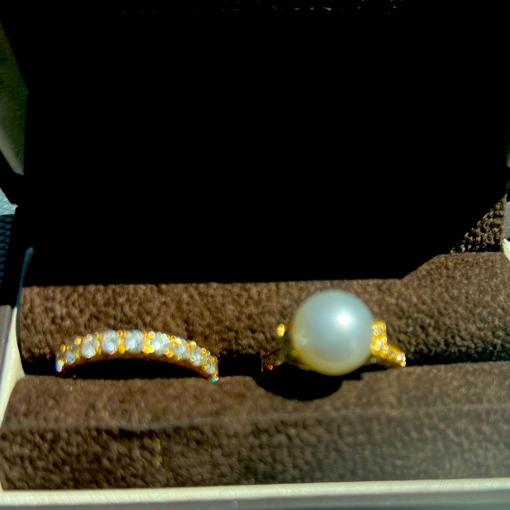 14k  Diamond Ring W/diamond Band